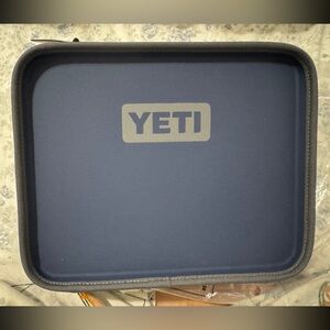 YETI Daytrip 3L Lunch Box